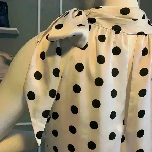 Black House/White Market - Picture 9 of 10